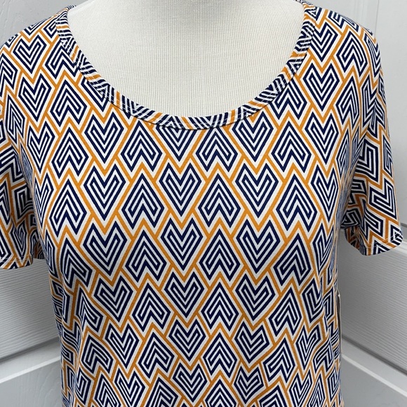 LuLaRoe New Large Geometric Classic T Shirt NWT - Picture 3 of 9